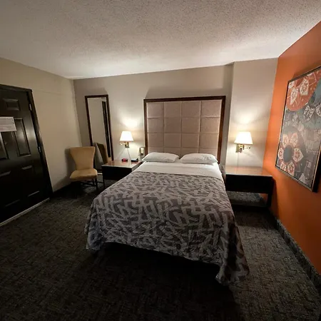 Hickory West Inn